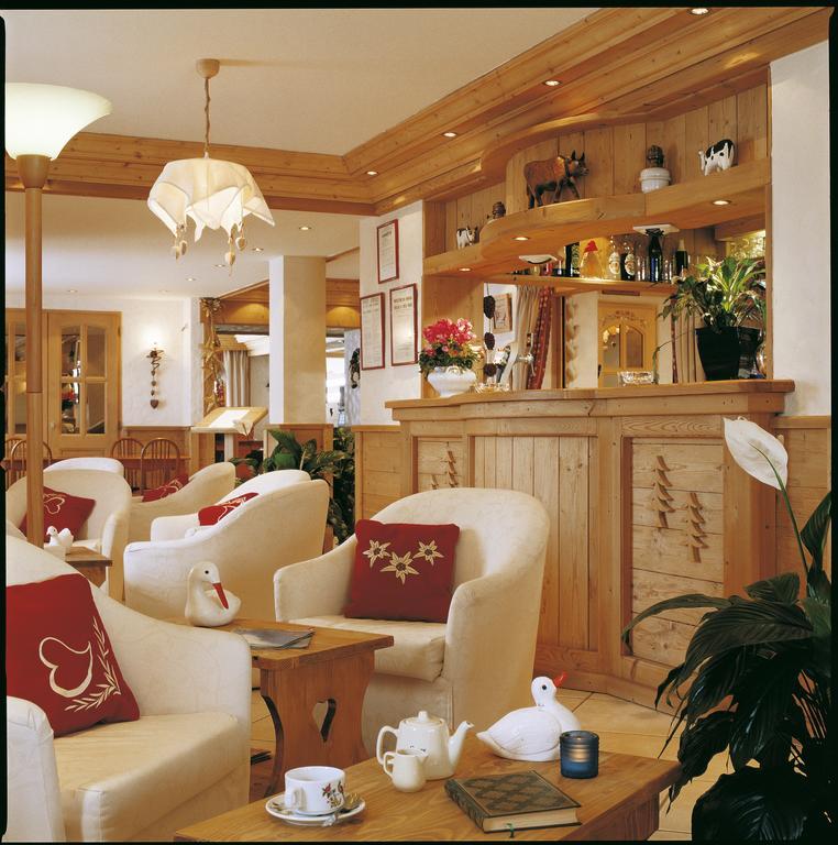 Hotel Les Sapins La Clusaz Buitenkant foto