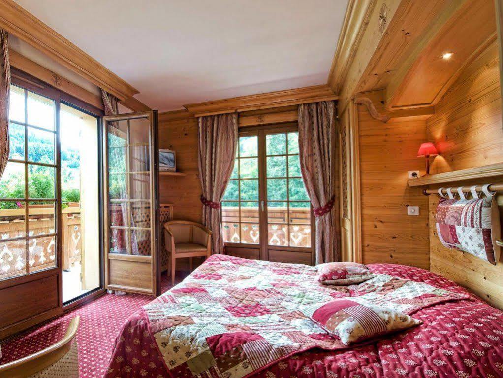 Hotel Les Sapins La Clusaz Buitenkant foto