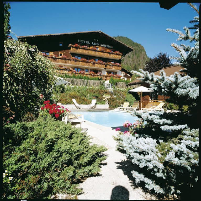 Hotel Les Sapins La Clusaz Buitenkant foto